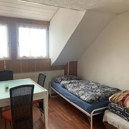 Dachgeschoss Hof דירה קרפלד