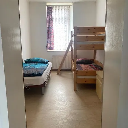 Dachgeschoss Hof דירה *