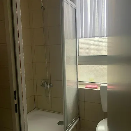 Dachgeschoss Hof דירה